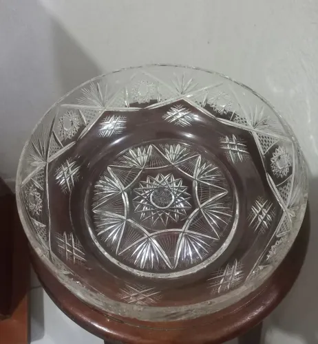 Fruteira ou saladeira de cristal com design de estrela