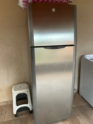 Geladeira com defeito