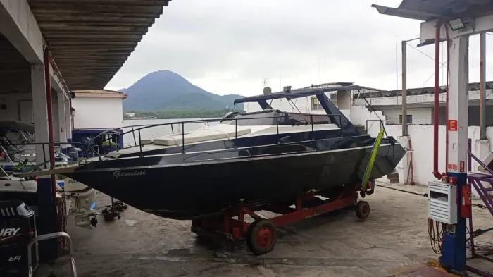 Lancha 33 pes aceito troca