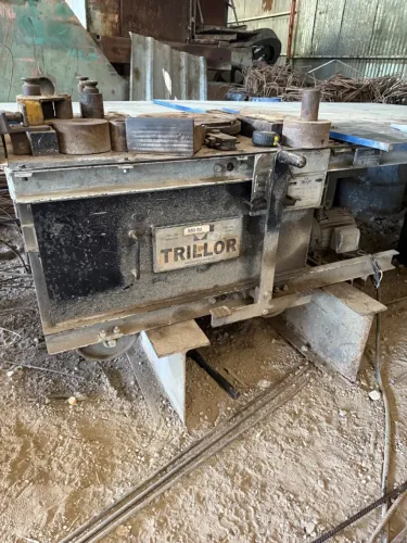 Máquina de dobra de vergalhões trillor Neocoude CA-50 - 2012