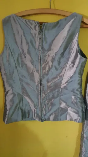 Conjunto de saia e blusa