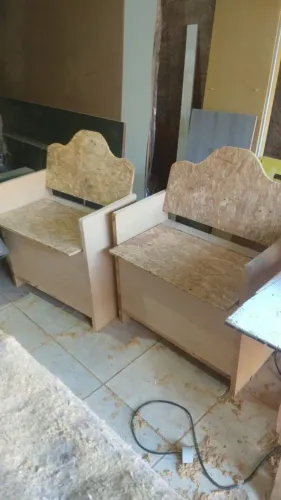 Banco de madeira - ideal para decoração!