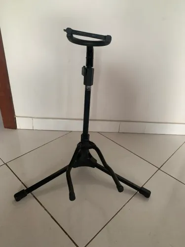 Pedestal para guitar, violão , baixo.