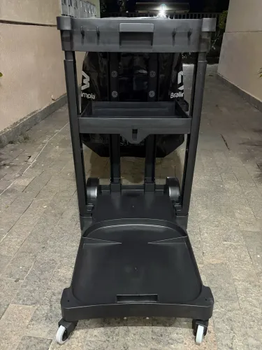 Carrinho funcional de limpeza