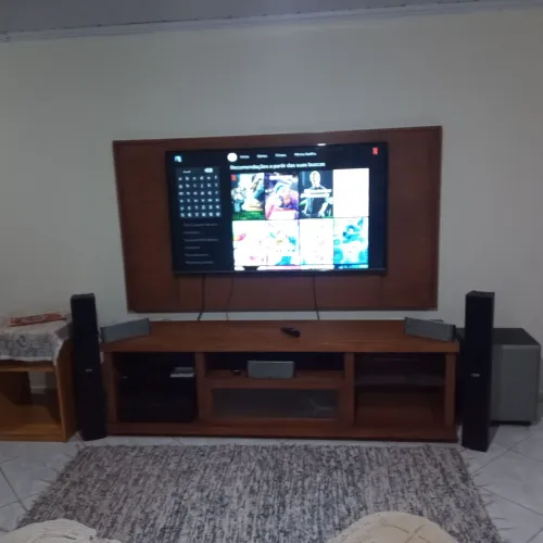 Vendo sistema home Theater completo inclusive móvel e painel