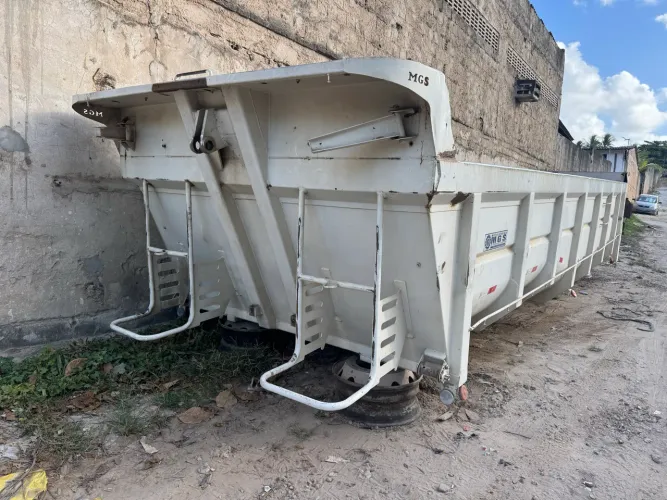 Caçamba carreta ( caixão 25 metros)