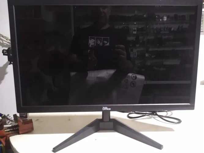 Monitor Mr. Office, com defeito na tela