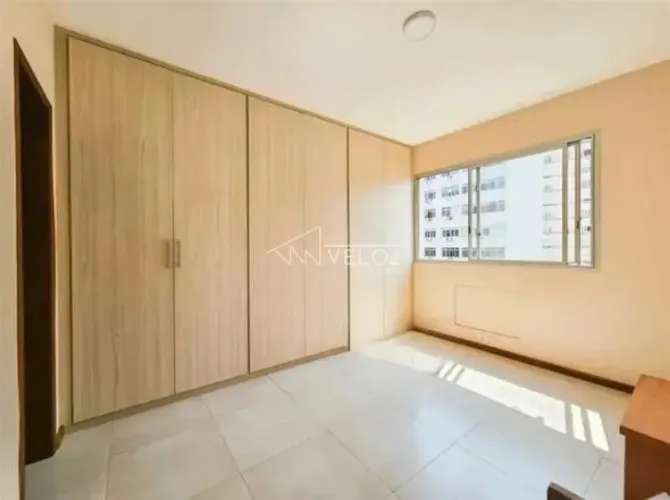 Apartamento - / Residencial / Laranjeiras