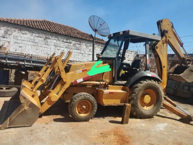 Retroescavadeira Case