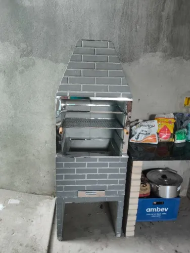 Pre moldada churrasqueira cinza, vermelha, preta e bege