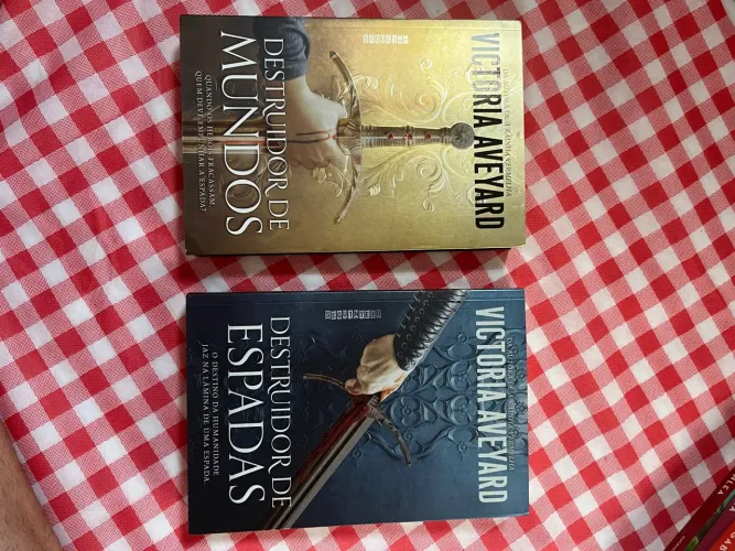 Livros da Série Destruidor - Victoria Aveyard