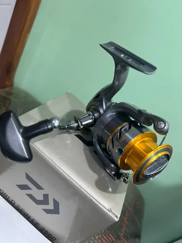 Daiwa 2500 spin Cf
