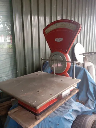 balança antiga em ferro filizola 25 kilo funcionando