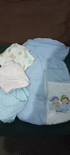 Vendo Lote de roupa de bebê menina 