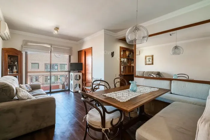 Apartamento mobiliado para alugar no Chácara das Pedras com 2 quartos (1 suíte)
