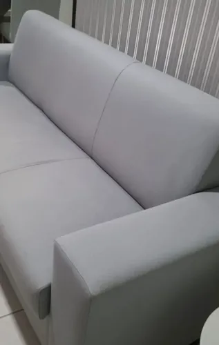 Sofá 3 lugares confortável e moderno