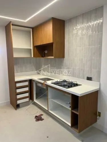 Apartamento : / Residencial / Humaitá