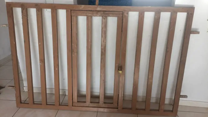 Vendo Grade de metalon