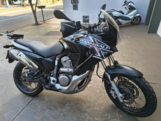 Vendo moto Transalp 2011.