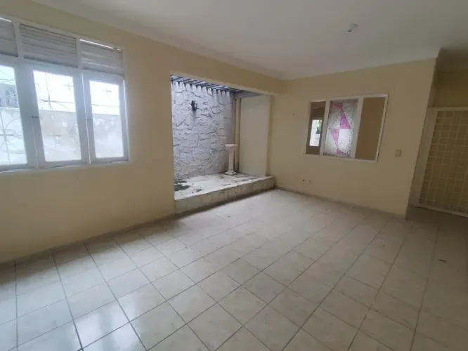 JB CASA EM NEÓPOLIS COM 4 QUARTOS SENDO 2 SUÍTES MEDINDO 230m² TERRENO360 m².