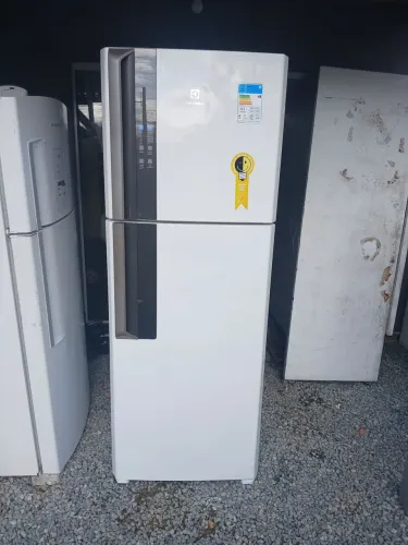 GELADEIRA ELECTROLUX FROST FREE  SEMI NOVA 