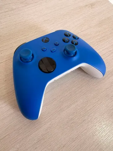 Controle Xbox Series X/S Sem Fio Shock Blue Quase Novo