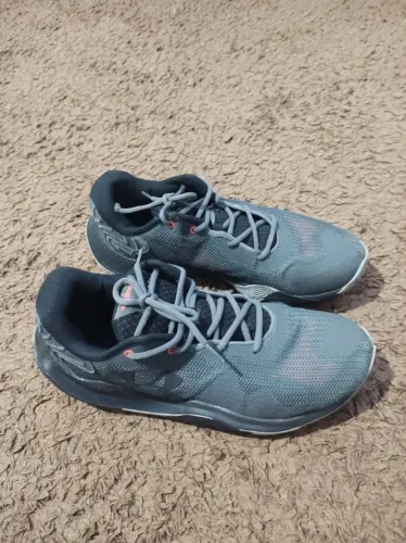 Tênis de Basquete Under Armour