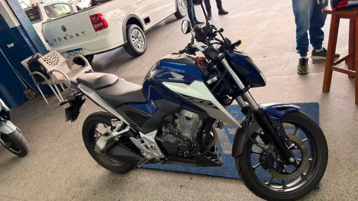 Honda Cb 300F