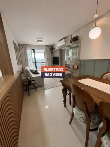 Apartamento para Venda em Florianópolis, Córrego Grande, 2 dormitórios, 1 suíte, 2 banheir