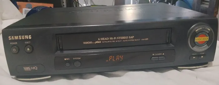 vídeo cassete Hi-Fi-Samsung modelo VM-K89