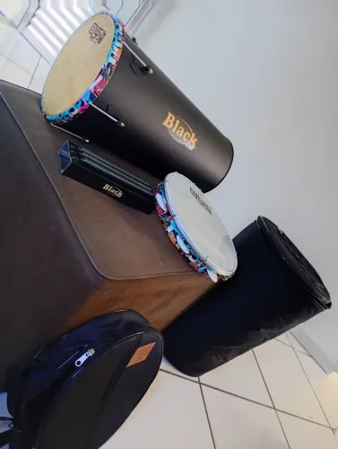 Vendo tantan, pandeiro e reco