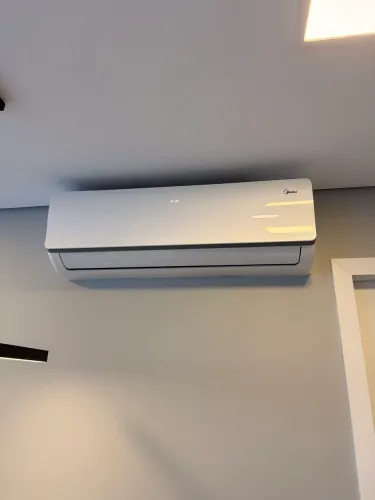 Ar condicionado VRF 48.000btu com 4 difusores da marca Midea. Quente e frio.