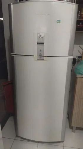Vendo geladeira Brastemp funcionando tudo perfeitamente completinha