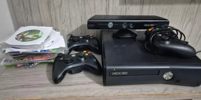 Xbox 360 Slim Desbloqueado C/ Kinect e Jogos