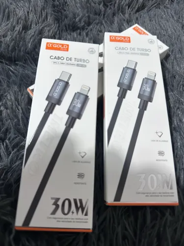 ? CABO TURBO USB-C PARA LIGHTNING A?GOLD PLUS 30W - 1 METRO