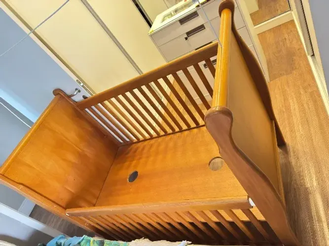 Berço de madeira maciça - Fabricado pela Gramado Móveis