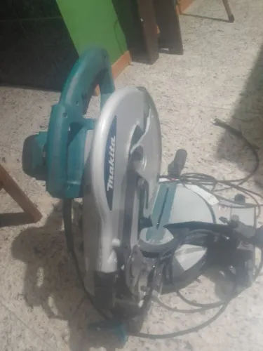 Meia esquadria maquita 
