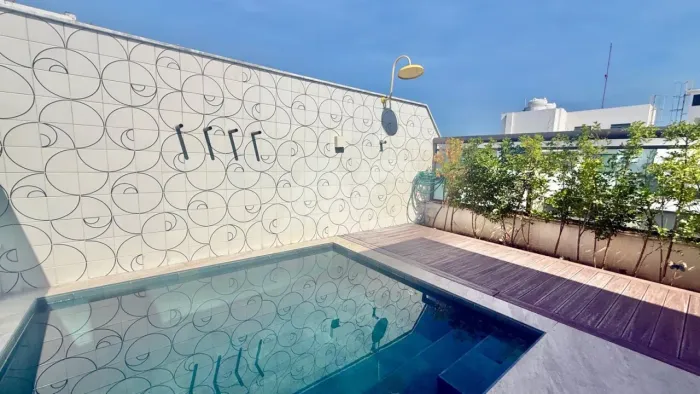 COBERTURA DUPLEX REFORMADA À VENDA COM 3 QUARTOS E DUAS VAGAS DE GARAGEM NO RIO 2.