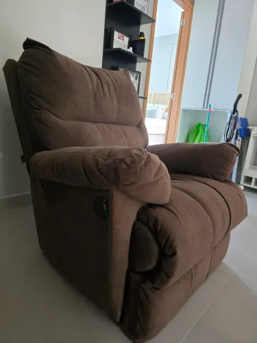 Poltrona reclinável automatizada