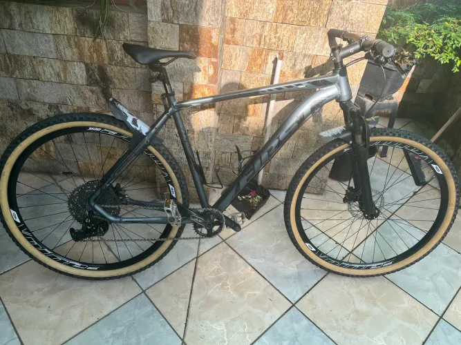 Bicicleta First aro 29