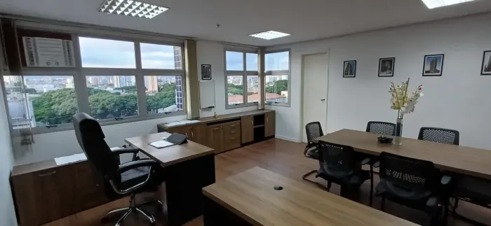 Conjunto comercial com ar-condicionado, 35 metros quadrados, 2 banheiros e uma vaga