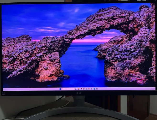 Monitor 4K LG 27UL650-W