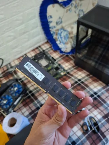 4 GB ram DDR4 2400 Mhz
