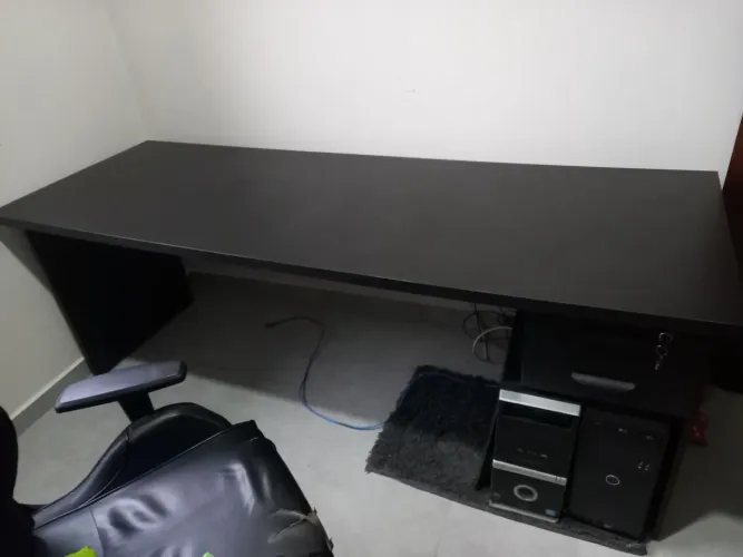 Escrivaninha/ mesa para escritório 