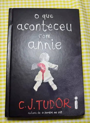 Livro oque aconteceu com annie (capa dura)