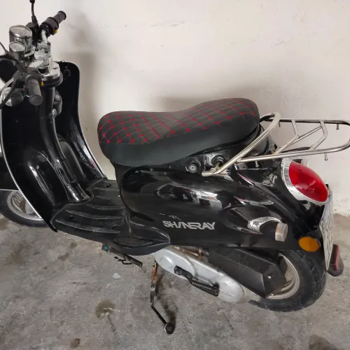 Vendo Shineray retrô cor preta toda boa 