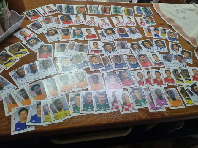 Figurinhas diversas copa do mundo 2014.
