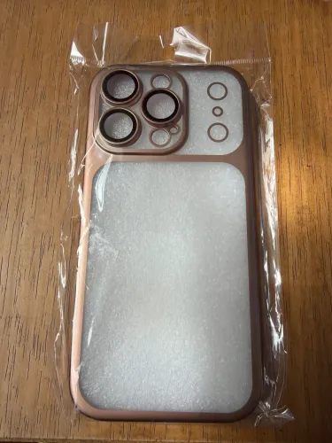 Capa iPhone 16 Pro com protetor na câmera