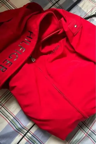 Velejador tommy Hilfiger