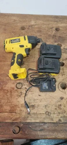 Parafusadeira de impacto vonder 12v + parafusadeira Black & Decker 4v